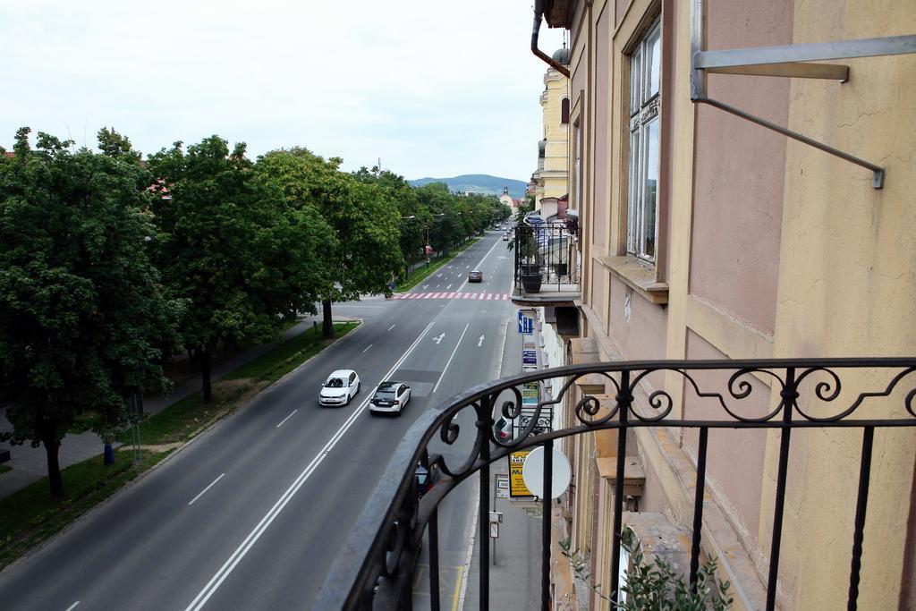 Apartman Moyzesova Kosice Bagian luar foto